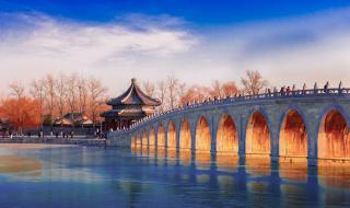 一年一次的颐和园金光穿洞