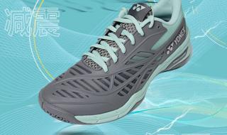 尤尼克斯羽毛球鞋